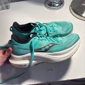 Saucony Tempus Running Shoe